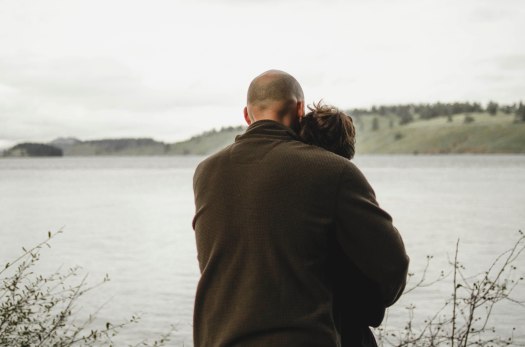 couple photoshoot, couple ocean photoshoot, island life, pacific northwest, ocean view, sea view, san juan island @livingless.wordpress.com